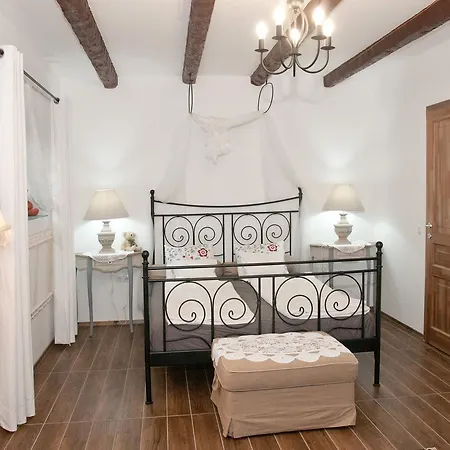 Anita Apartment